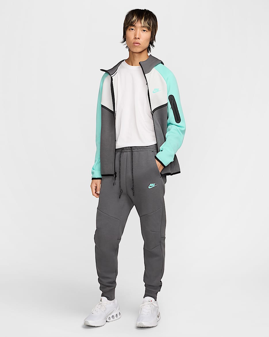 Nike sportswear tech pack men's joggers online